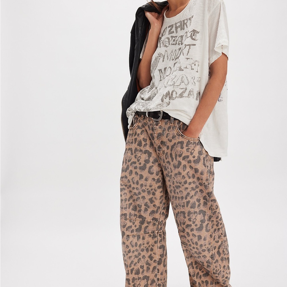 Magnolia Pearl Cream Mozart Graphic Tee - Picture 8 of 8